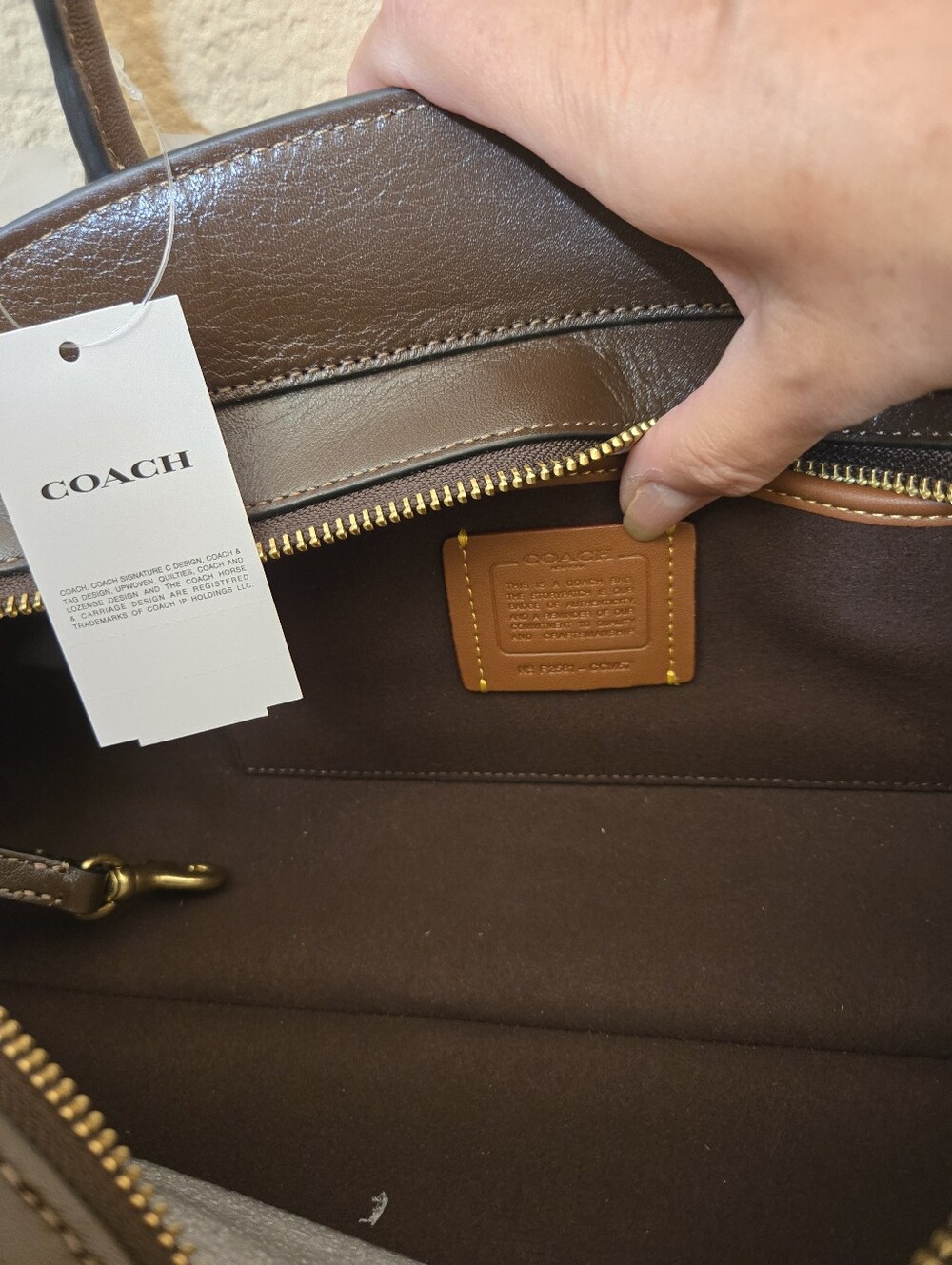 Coach Empire Carryall 34 - Picture 15 of 16